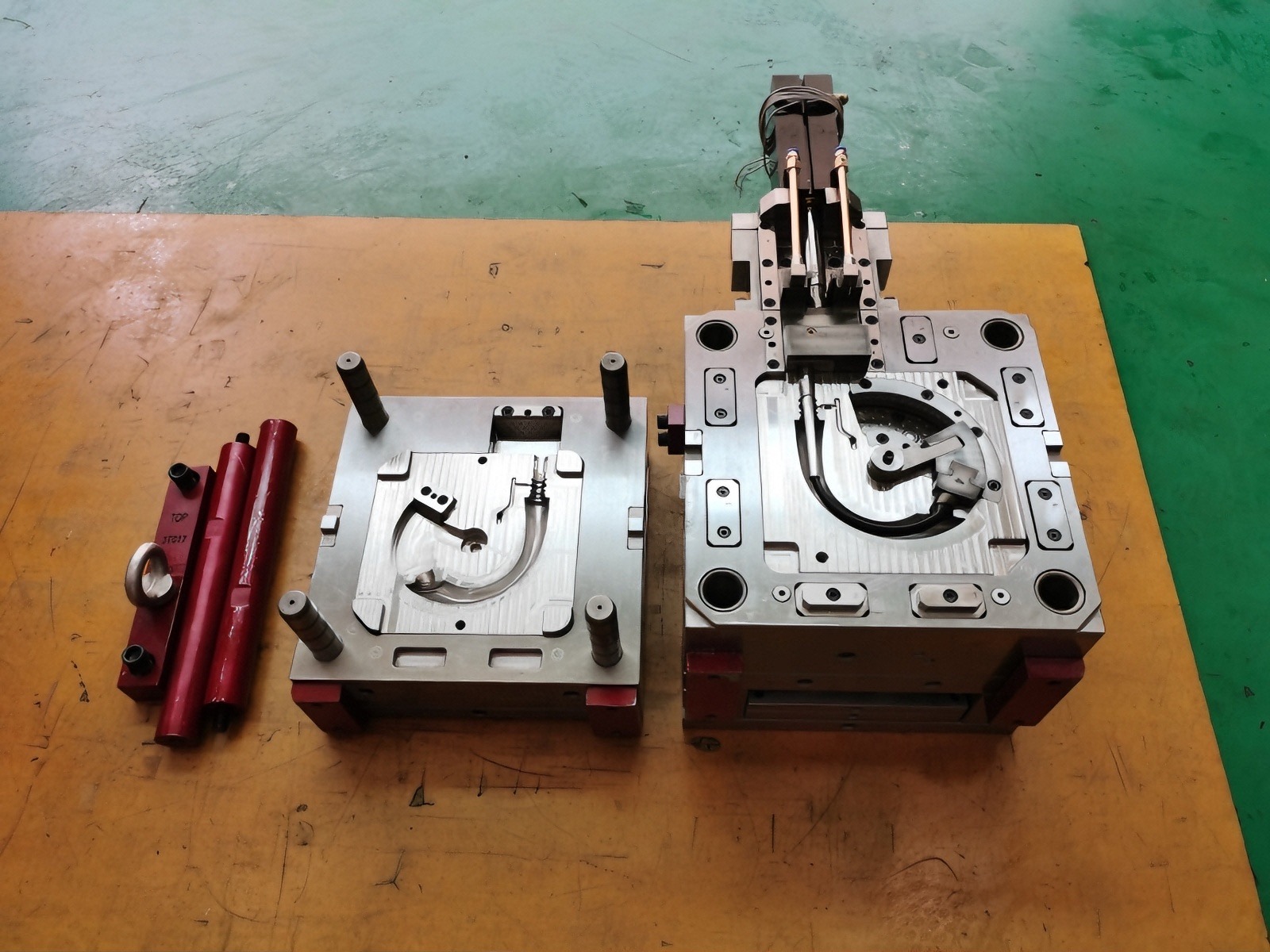 Industrial product mold